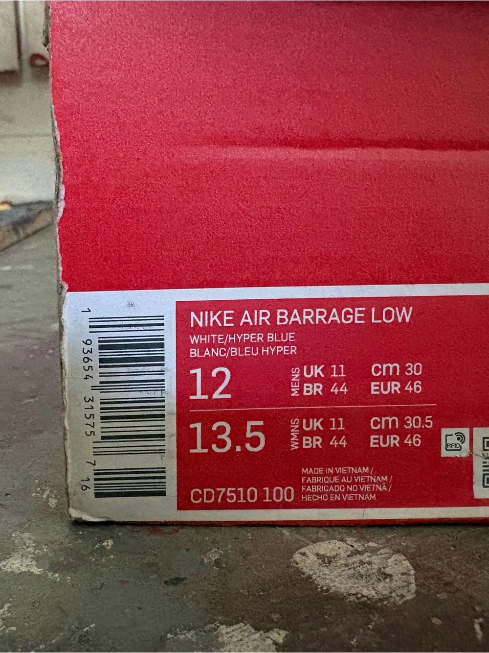 Nike Air Men's Barrage Low White/Hyper Blue Size (12M)